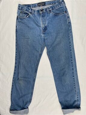 Dakota Men's Slim-Straight Jeans in Classic Light Blue